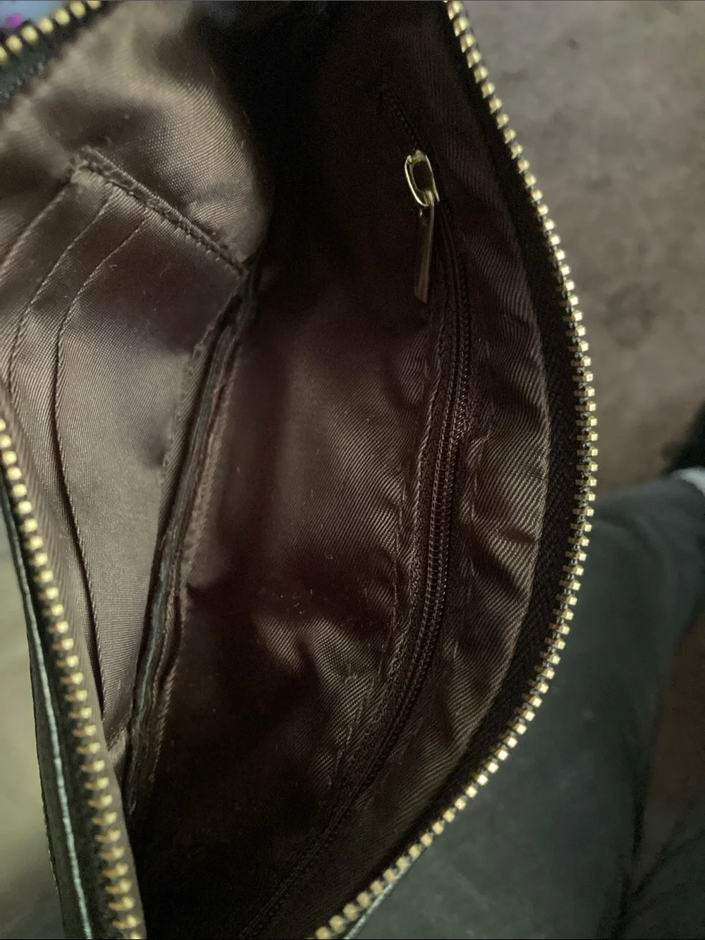 Source Unknown Black Pebbled Leather Zip Wallet with Gold Hardware